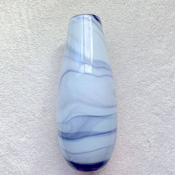 Marble Vase - Picture 2 of 3
